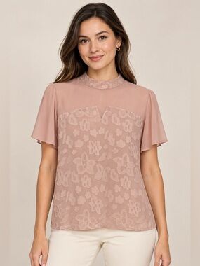 🌸.  #305-52.   Hazel top